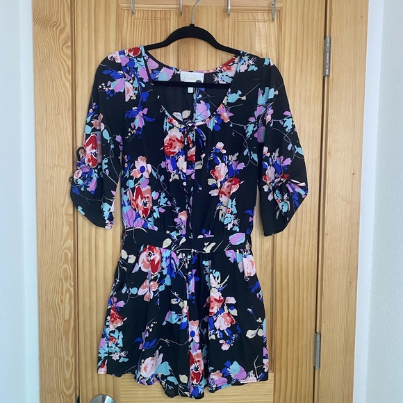 YUMI KIM Black with Floral Print Romper Size L 3/4 Sleeves with ties - Picture 1 of 6